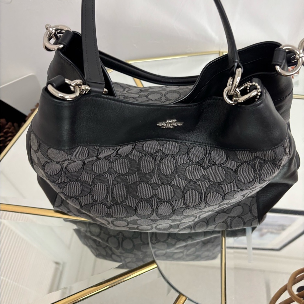 New Coach Lexy outlined Signature carryall Black and Gray Shoulder Bag